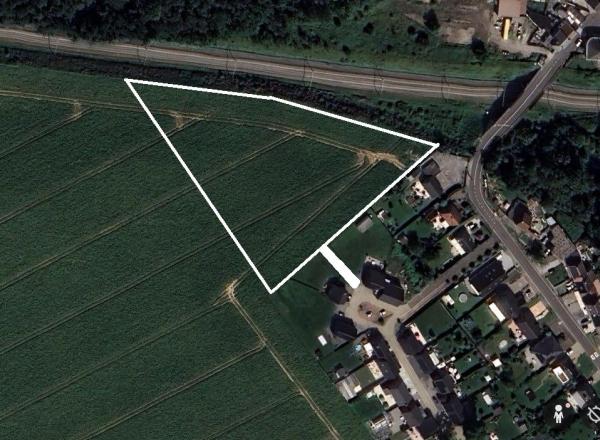 215.000,00 € pour ce très grand terrain de 1 ha 20 a en zone rouge.
