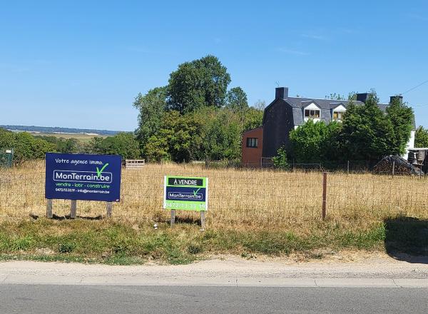 Pour investisseur. 160.725,00 €. Façade : ~42,32 m. A 240 m. du centre ville. Investisseurs : possibilité de 3 maisons ou 6 appartements ou ... Libre de constructeur.